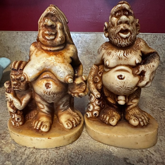 Caveman Family statues prehistoric humans  Vintage from the 1970s - Picture 1 of 2